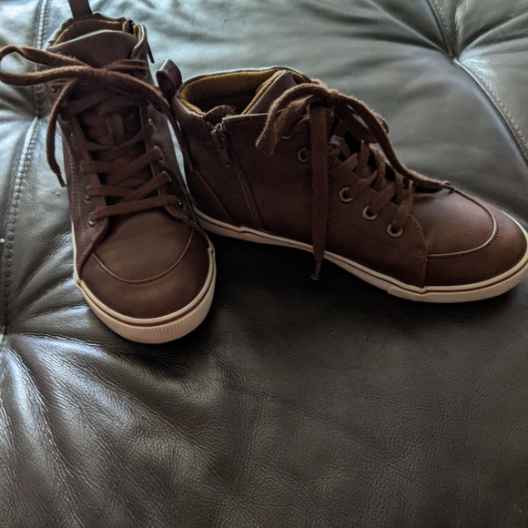 Cat & Jack's brown high tops. - Picture 2 of 5